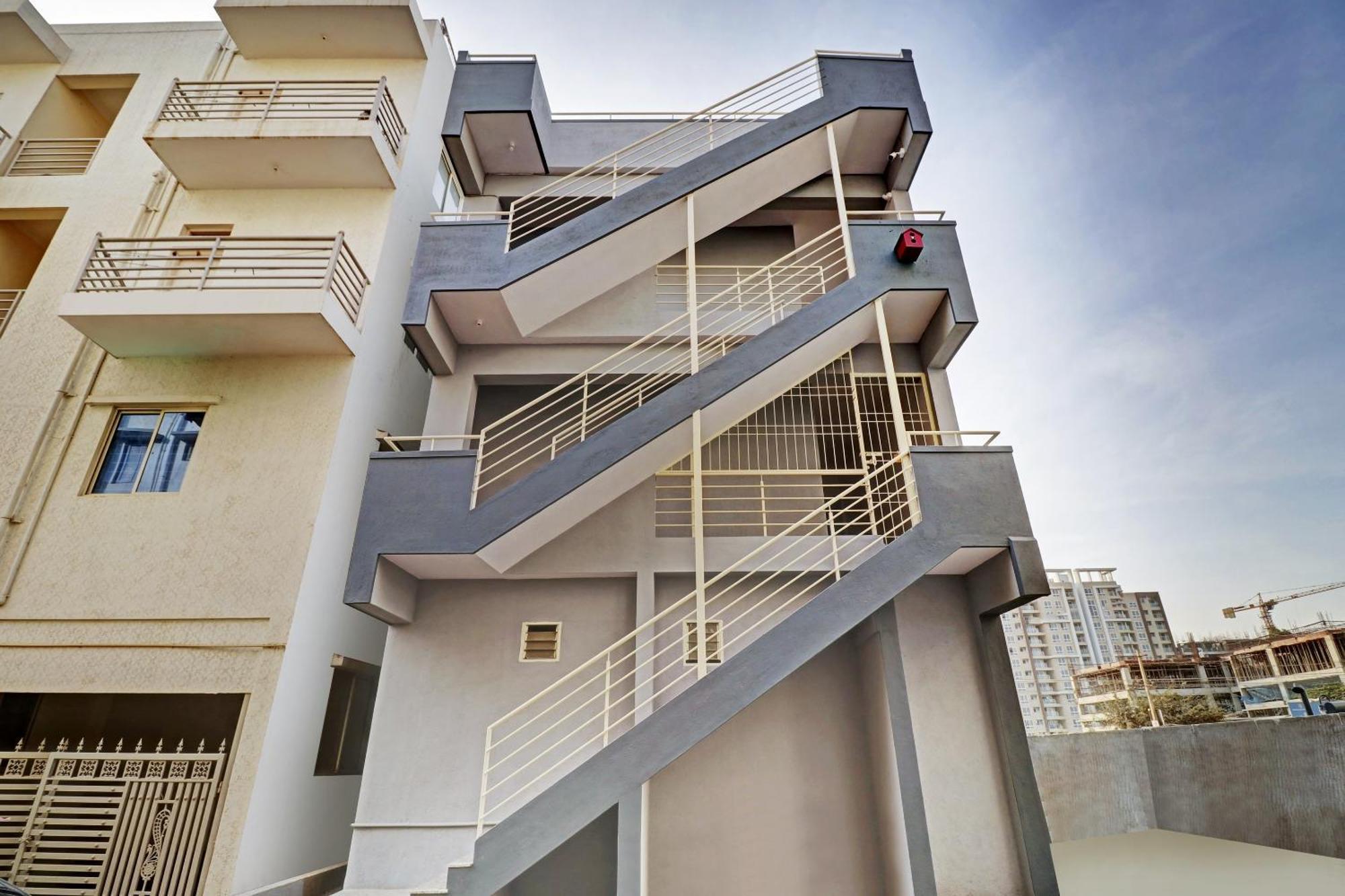 Oyo Home Mishra Suites Bangalore Exterior foto