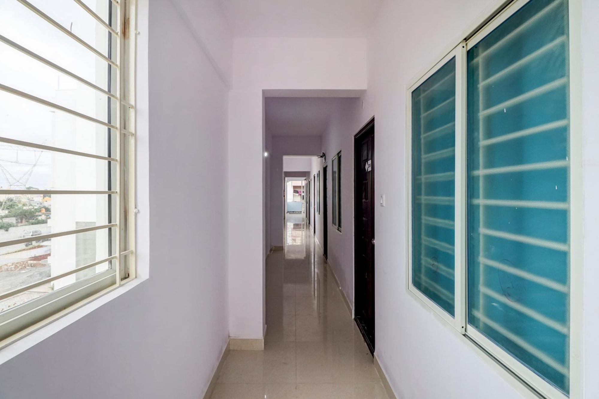 Oyo Home Mishra Suites Bangalore Exterior foto